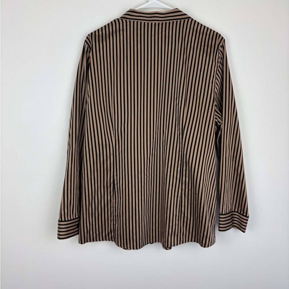 Chico's Black and Tan Striped Button Down size 16/18 (3) 100% Cotton office EUC - Picture 7 of 11